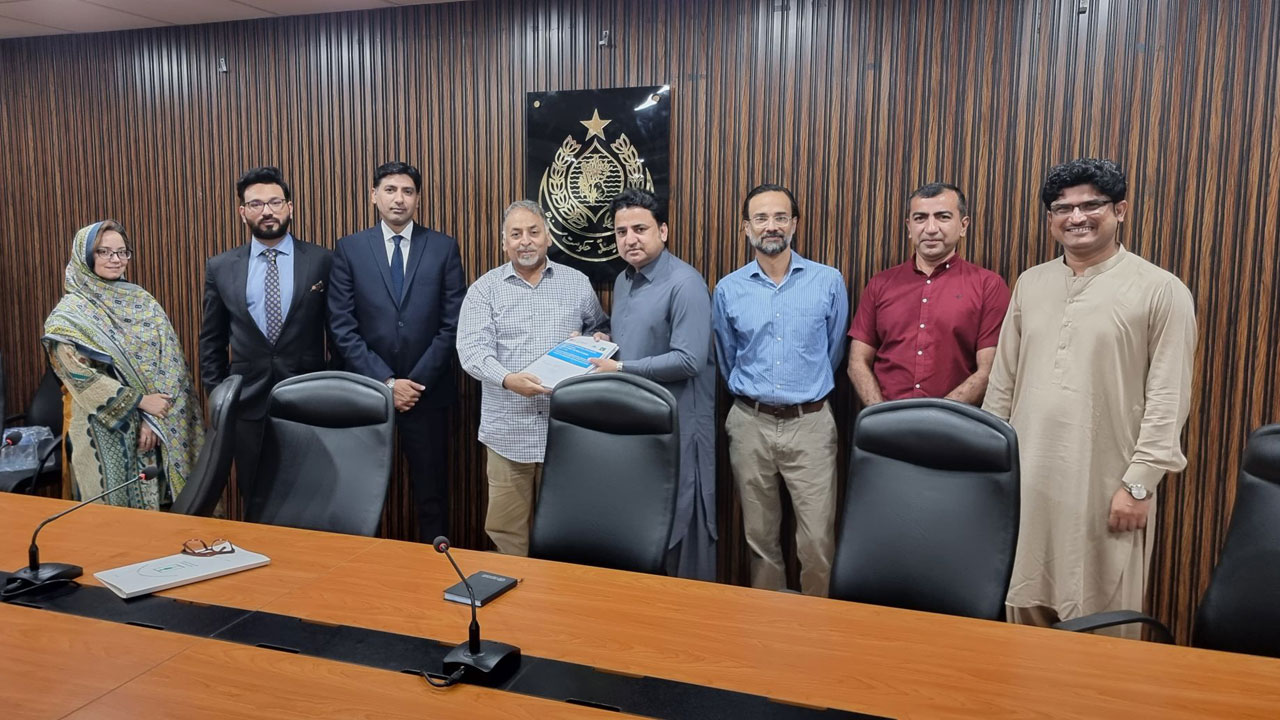 Project team and Health Ministry Team pose for photo